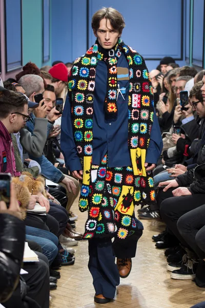 Look 38